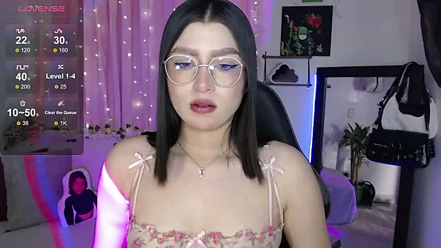 Snapshot of mily_thomson_b_ chatting on October 3, 2025, 10:29 pm mily thomson b  online show from October 3, 2025, 10:29 pm