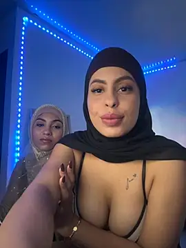 JannaNader12 online show from November 22, 2025, 11:37 pm