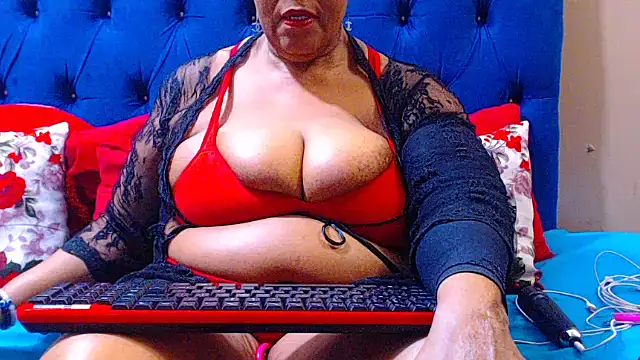 ebonycandy10 online show from November 22, 2025, 5:17 am