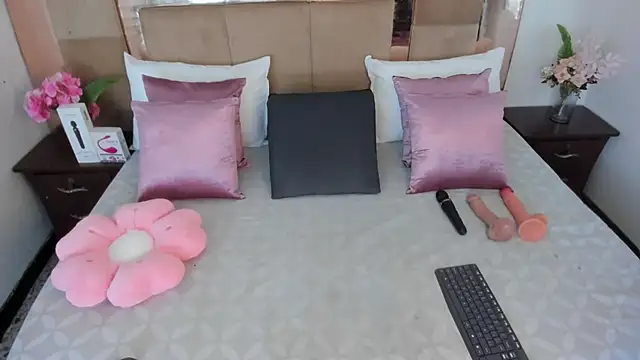 LizBrook online show from March 14, 2026, 7:30 pm