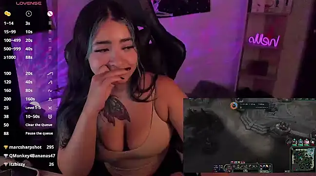 sweetcoralinee online show from February 19, 2025, 9:17 am