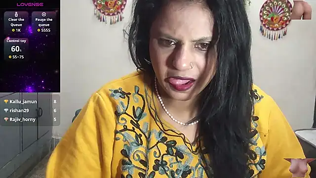 Sexy komolika online show from January 9, 2026, 3:42 am