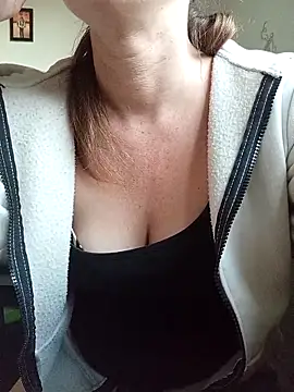Ladyluder88 online show from September 19, 2025, 5:13 pm