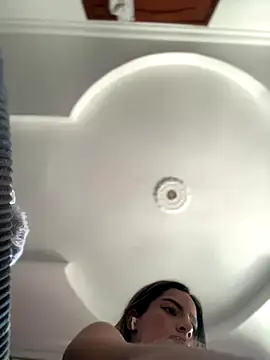 emiss  online show from October 21, 2025, 3:24 pm