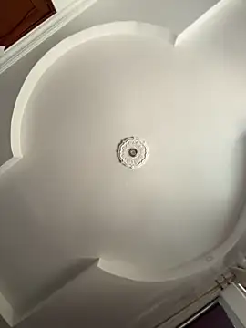 emiss  online show from October 30, 2025, 2:07 pm