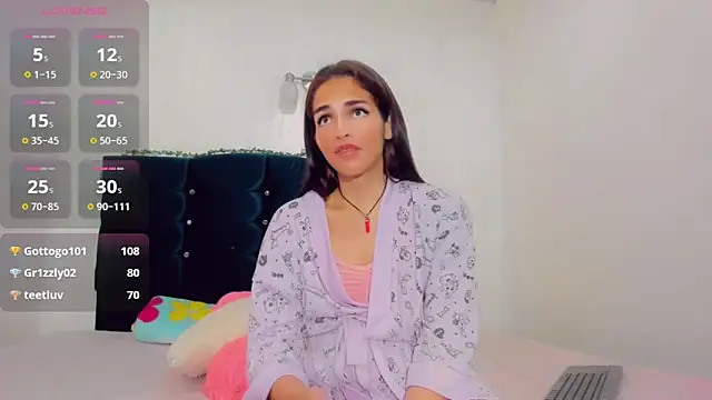 Snapshot of Rubi_30 chatting on February 27, 2025, 5:02 am Rubi 30 online show from February 27, 2025, 5:02 am