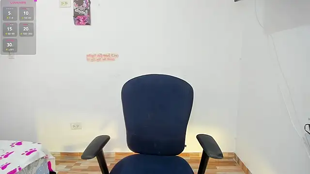 misskimaa2 online show from October 5, 2025, 7:45 pm