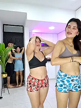 royalgirls x online show from May 10, 2026, 1:11 am