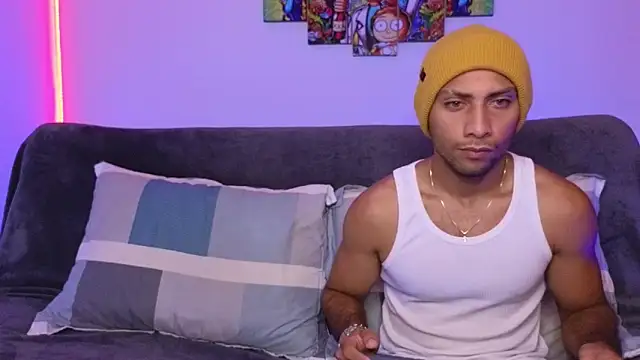 catalina y tylerjhons online show from December 9, 2024, 4:45 am