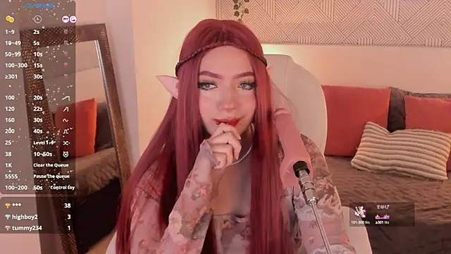 Snapshot of Kloe_Raize chatting on January 15, 2025, 12:51 am Kloe Raize online show from January 15, 2025, 12:51 am