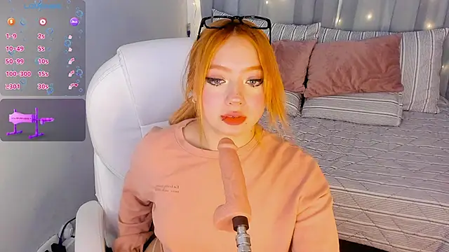 Snapshot of Kloe_Raize chatting on February 3, 2025, 10:43 pm Kloe Raize online show from February 3, 2025, 10:43 pm