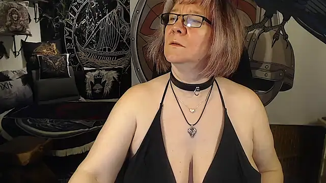 Snapshot of TittenMichelle chatting on March 8, 2026, 4:55 pm TittenMichelle online show from March 8, 2026, 4:55 pm