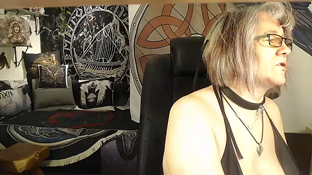 Snapshot of TittenMichelle chatting on March 12, 2026, 7:31 pm TittenMichelle online show from March 12, 2026, 7:31 pm