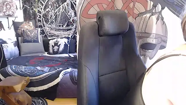 Snapshot of TittenMichelle chatting on March 21, 2026, 10:20 am TittenMichelle online show from March 21, 2026, 10:20 am