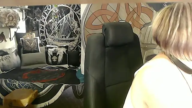 TittenMichelle online show from May 21, 2026, 6:48 pm