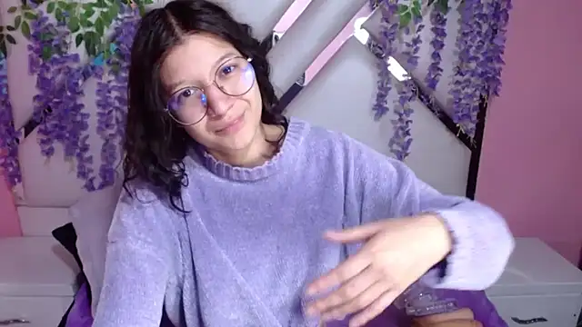 Snapshot of Perla_Skinnyy chatting on December 21, 2024, 3:25 am Perla Skinnyy online show from December 21, 2024, 3:25 am