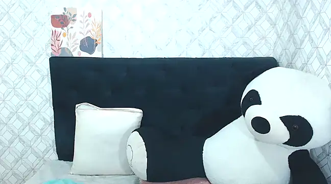 Emma-Wilson online show from February 6, 2025, 11:43 am