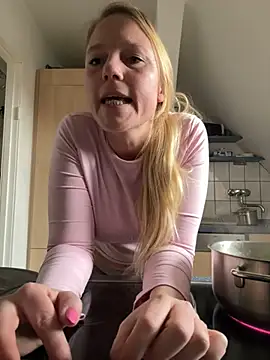 Snapshot of MoniqueLaFee chatting on January 30, 2025, 6:13 am MoniqueLaFee online show from January 30, 2025, 6:13 am