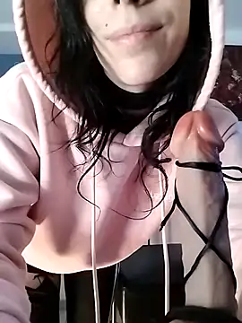 freyamoret online show from February 26, 2025, 4:45 pm