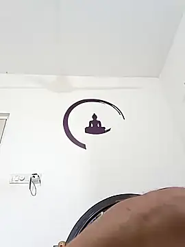 Snapshot of julywwrt chatting on December 20, 2024, 5:14 am julywwrt online show from December 20, 2024, 5:14 am