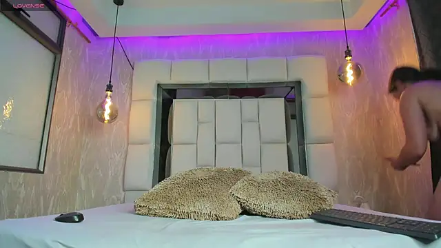 summer lee  online show from March 1, 2025, 6:32 pm