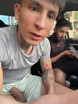  Tomy08calderon online show from October 9, 2025, 7:23 pm