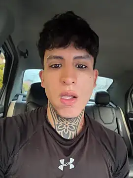  Tomy08calderon online show from April 15, 2026, 5:31 pm