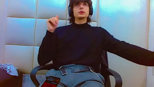 Sr BonnyEthan online show from March 3, 2026, 1:06 pm