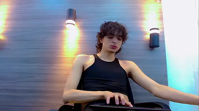 Sr BonnyEthan online show from March 24, 2026, 12:54 pm