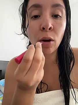 Snapshot of emely_sexx20 chatting on July 18, 2026, 9:29 pm emely sexx20 online show from July 18, 2026, 9:29 pm