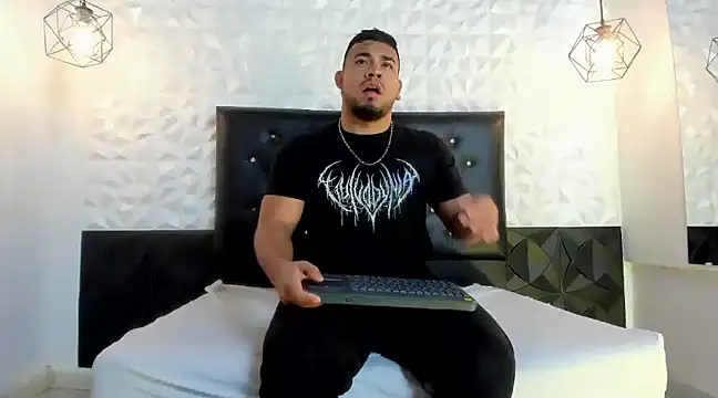 BrianMalonee online show from March 14, 2025, 1:02 pm