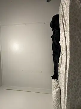 Edw95S online show from February 21, 2026, 7:53 am