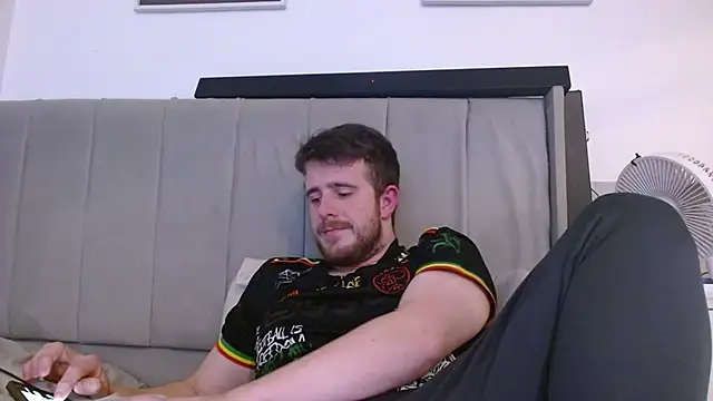 Snapshot of maxy49 chatting on November 14, 2025, 8:51 pm maxy49 online show from November 14, 2025, 8:51 pm