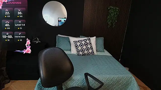 pretty cristal69 online show from December 13, 2025, 11:43 pm