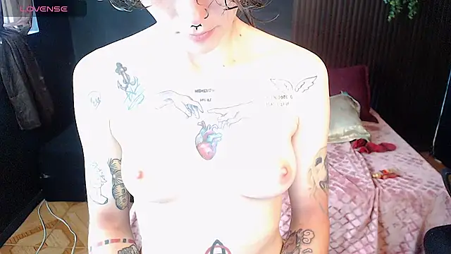 pretty cristal69 online show from March 3, 2026, 1:50 pm