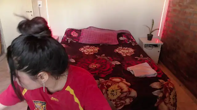 KityEstrover online show from December 3, 2024, 12:38 pm