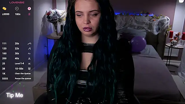 Miss Maya Mils online show from October 22, 2025, 1:06 am