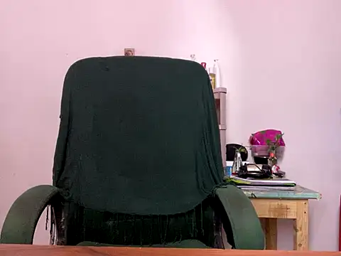 Snapshot of Fantastic_ruby chatting on October 15, 2025, 7:14 pm Fantastic ruby online show from October 15, 2025, 7:14 pm