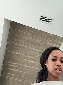 Your Paris online show from April 1, 2026, 5:32 pm