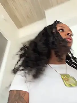 Your Paris online show from April 2, 2026, 7:44 pm