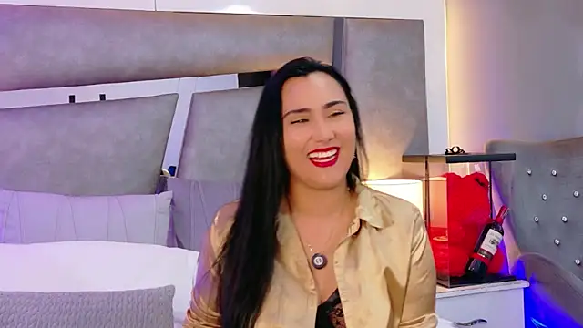 Evangeline Taylorr online show from November 11, 2025, 7:25 pm