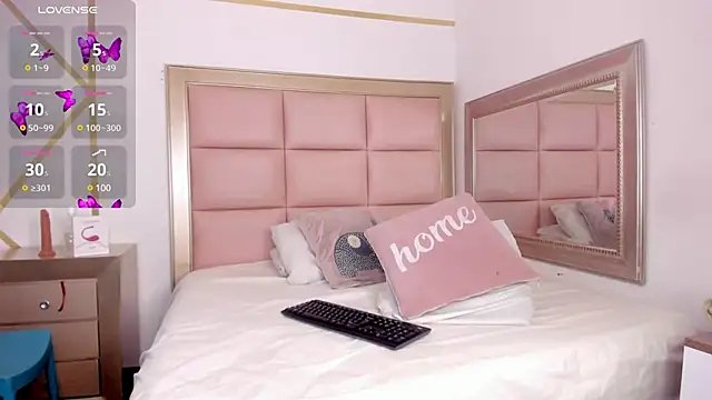 Snapshot of Keyla_Spencer chatting on December 5, 2024, 12:00 pm Keyla Spencer online show from December 5, 2024, 12:00 pm