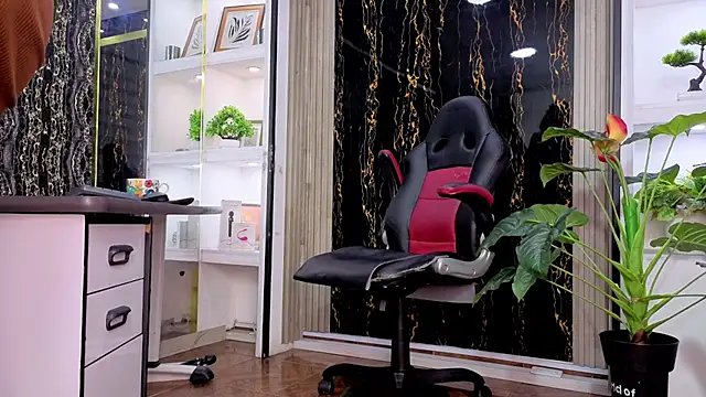 MissEscarleth online show from March 27, 2026, 8:26 am