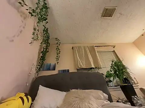 Snapshot of magicalc00ch chatting on January 17, 2026, 12:26 am magicalc00ch online show from January 17, 2026, 12:26 am