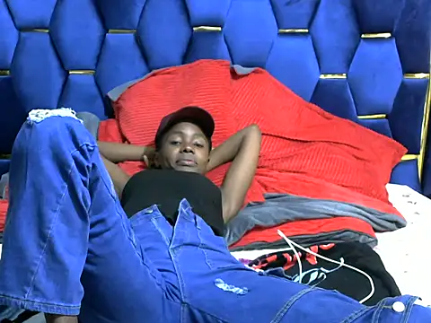 Snapshot of Kababy_love chatting on March 17, 2025, 8:40 pm Kababy love online show from March 17, 2025, 8:40 pm