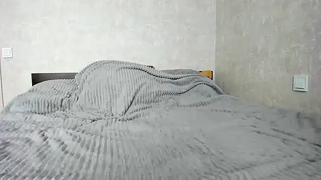 Adela Vetta online show from March 3, 2025, 8:27 am