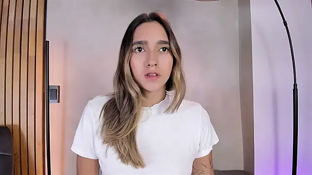 honeyhot69   online show from January 6, 2025, 11:18 am