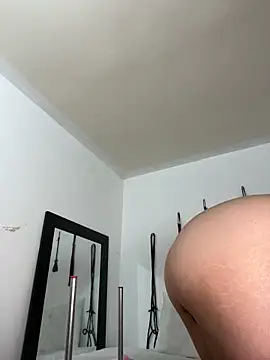 Miacarry online show from March 2, 2026, 9:10 pm