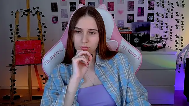 Snapshot of AliceCharmy chatting on September 14, 2025, 11:09 am AliceCharmy online show from September 14, 2025, 11:09 am