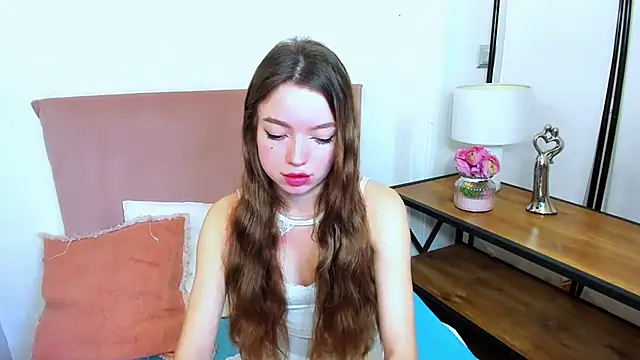 GraceLips online show from March 4, 2025, 11:51 am